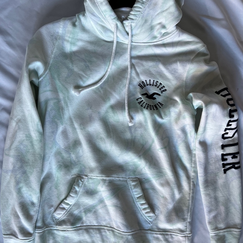 Hollister Juniors sweater